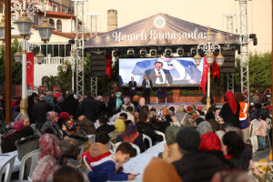 Gönül Sofralarının İlki Canbazlar Caddesi’nde Kuruldu